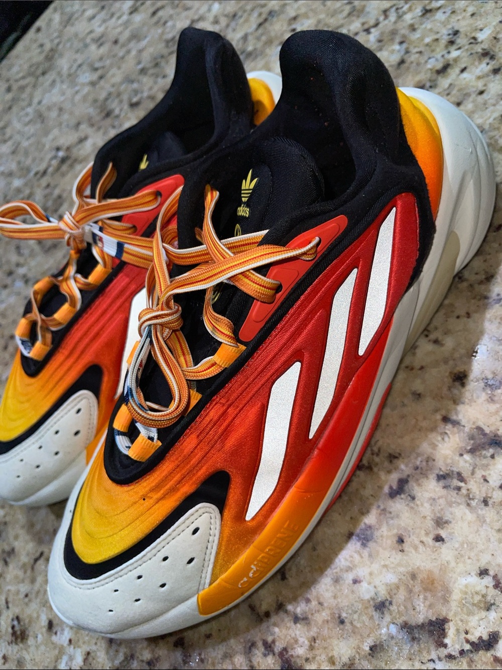 Adidas Ozelia Fiery Men’s Gradient Orange Flame Runner Shoes - Picture 3 of 10